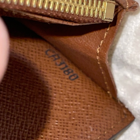 Preloved Louis Vuitton Alexandra trifold wallet brown color pristine condition - Picture 6 of 10